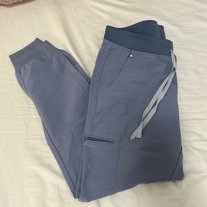 FIGS women’s Zamora jogger scrub pants in size medium